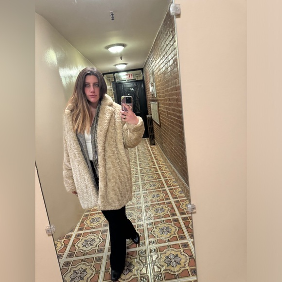 Meet your Posher, Stacey - Picture 2 of 11